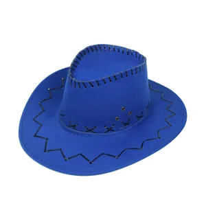 Vista dettagliata di un cappello da cowboy blu reale con cuciture nere decorative