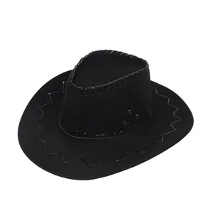 Dettaglio di cappello da cowboy nero con cuciture decorative e occhielli di metallo