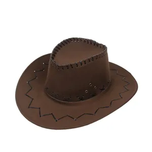 Dettaglio delle cuciture nere decorative su un cappello da cowboy Western in camoscio