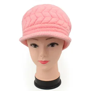 Warmer rosa Strick-Beanie für Damen mit einem schicken, strukturierten Webmuster-Design