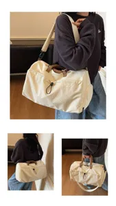 Collage d'un grand sac de voyage crème utilisé comme sac à bandoulière et sac de sport.