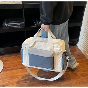 Versatile dry-wet separation travel bag for fitness and short trips in minimalist design
