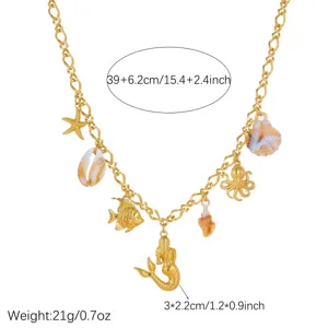 Vue détaillée du collier thème océan avec charms sirène et coquillages et mesures