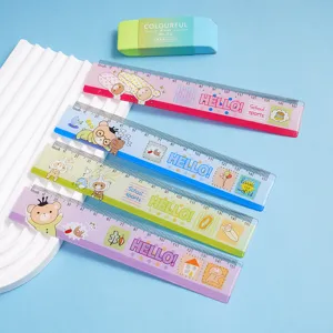 Vue détaillée de règles en plastique transparent de 15 cm avec motifs de dessins animés