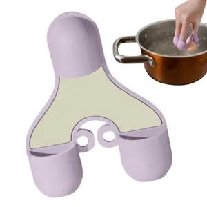 Gros plan du clip en silicone résistant à la chaleur à trois doigts pour casseroles