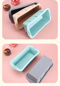 Détail de moules à cake en silicone antiadhésifs avec texture ondulée et anses