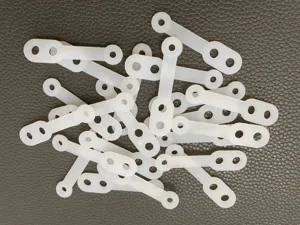 Set van doorschijnende siliconen winddichte gespen voor kledinghangers detailzicht.