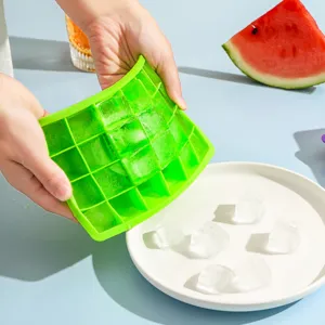 Bac à glaçons en silicone 15 grilles moule carré vert flexible pour la cuisine