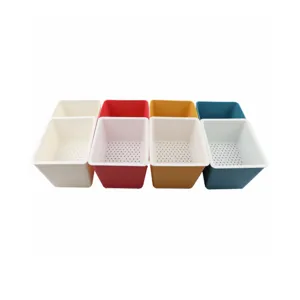 Doppelschichtige quadratische Kunststoff-Snackbox in verschiedenen Farben für Nüsse