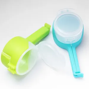 Twee multifunctionele sluitclips voor voedselzakken met schenktuit en deksel voor in de keuken