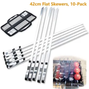 Vue détaillée de 10 brochettes de barbecue plates en inox de 42 cm avec sac