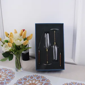 Hochzeit Kristall Sektglas und Kuchenmesser Besteck Set 4-teilig im edlen Geschenkbox.