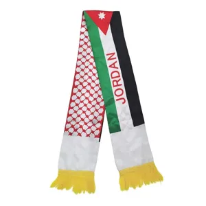 Makroansicht des Satin-Polyester-Schals mit Jordanien-Flagge und gelben Dekoquasten