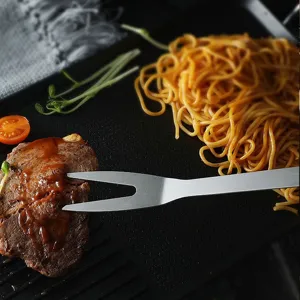 Forchetta da barbecue professionale in acciaio inox per grigliare bistecche su piastra