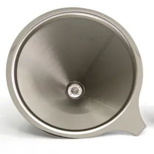 Detailansicht des Edelstahl-Kaffeefilters mit doppeltem Netz und praeziser Basisstruktur.