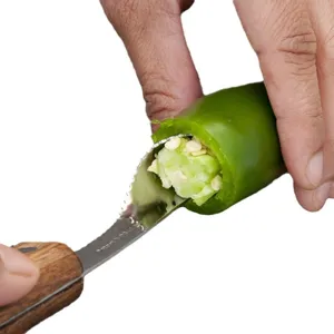 Levapiccioli per peperoncini Jalapeño con manico ergonomico in palissandro per cucina