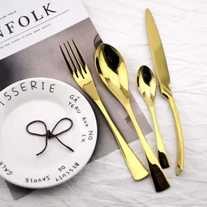 Elegante 4-delige gouden roestvrijstalen bestekset voor een luxe dinerervaring thuis