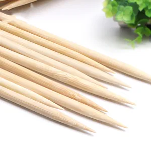 Durable natural bamboo BBQ skewers with sharp tips for grilling, meat sticks and appetizers