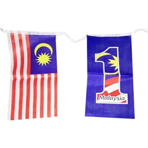 Detailansicht der malaysischen Nationalfeiertag-Flaggenkette für Außendekoration