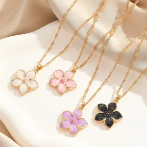 Fashion Enamel Flower Pendant Necklace For Women Gold Plated Zinc Alloy Sweet Floral Clavicle Chain Jewelry Gift