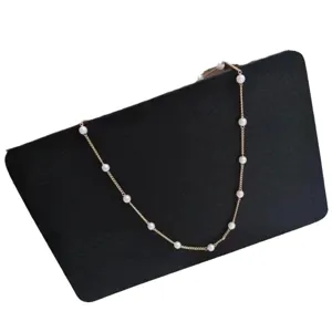 Collana girocollo minimalista con perle e catena placcata in oro per gioielli di moda donna