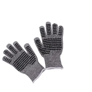 Detail of cut-resistant work gloves with Level 5 protection and anti-slip dots