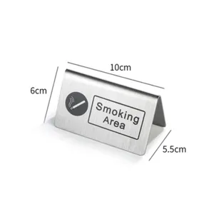 Detailweergave van rvs tafelbordje voor rookruimte met afmetingen 10x6x5,5 cm