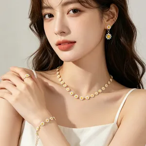 Bohemian Alloy Enamel Daisy Jewelry Set Elegant Floral Necklace Bracelet Earrings Set Beautiful Everyday Women Accessory