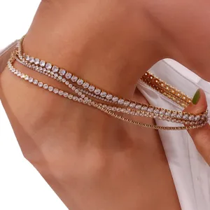 Collier tennis superposé pour femme avec zircone cubique 2mm et finition dorée.