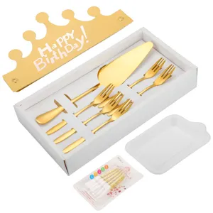 Service à gâteau et fourchettes à dessert en inox doré avec bougies et couronne