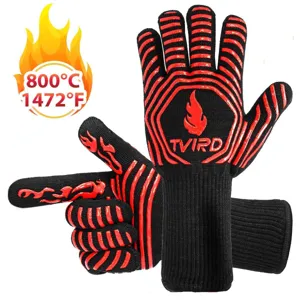 Close-up detail of heat-resistant BBQ gloves with red silicone anti-slip grip pattern.