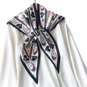 Vintage Seidenähnlicher Dreiecksschal mit Paisley-Muster und Herz-Print für Damen