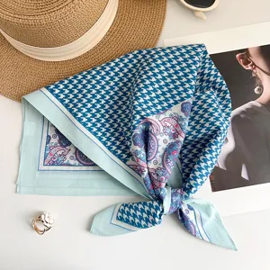 Blauw-witte katoenen vierkante sjaal met klassieke paisley- en pied-de-poule-patronen