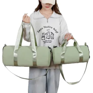 Borsa sportiva cilindrica verde pallido di grande capacità con tracolla regolabile