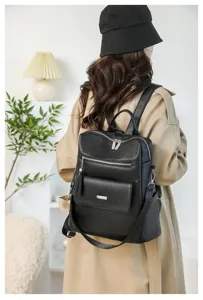 Modischer schwarzer PU-Lederrucksack für Damen, getragen von einem Modell