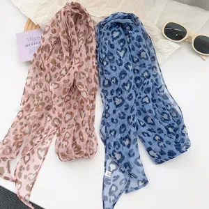 Retro-Langschal im amerikanischen Stil mit Leopardenmuster in Rosa und Blau und Herz-Details