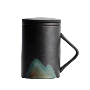 Tazza da tè in ceramica nera con smalto paesaggio montano e coperchio coordinato