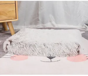 Flauschiges quadratisches Haustierbett für Hunde und Katzen, weiches Kissen, waschbar.