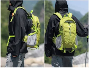 Lichtgewicht groene outdoor wandelrugzak met grote capaciteit, getoond op een model