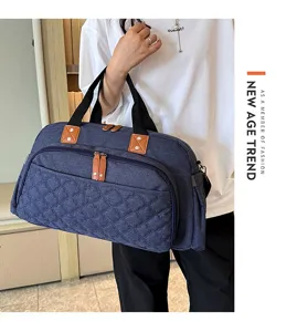 Grand sac de voyage matelassé avec séparation humide et sèche et poignées confortables pour le sport.