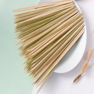 Piques en bambou plates de 30cm pour yakitori barbecue peau verte bâtonnets en bois