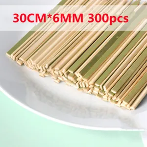 Brochettes en bambou plates 30cm 6mm 300pcs brochettes de barbecue en peau verte naturelle.