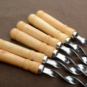 Grillspieße aus Edelstahl mit Holzgriff für BBQ im Freien