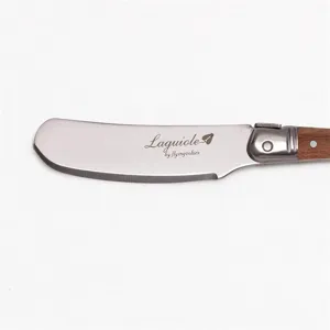 Cuchillo de mantequilla de acero inoxidable con mango de madera para untar queso.