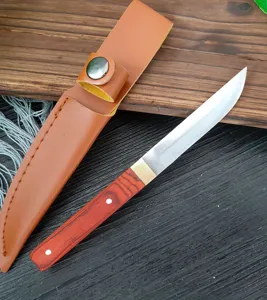 Coltello multiuso in acciaio al carbonio con manico in legno e custodia protettiva in cuoio
