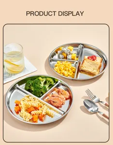 Vue détaillée de l'assiette en acier inoxydable divisée, idéale pour la préparation des repas.