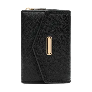 Cartera corta para mujer en cuero negro de grano con hebilla dorada y cierre de cremallera