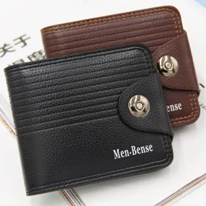 Cartera corta para hombre en cuero texturizado negro y marrón con hebilla magnética