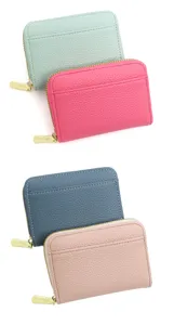 Vue détaillée des porte-cartes accordéon aux couleurs acidulées avec motif litchi et or