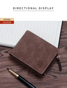 Primer plano detallado de cartera corta marrón esmerilada para hombre con cremallera